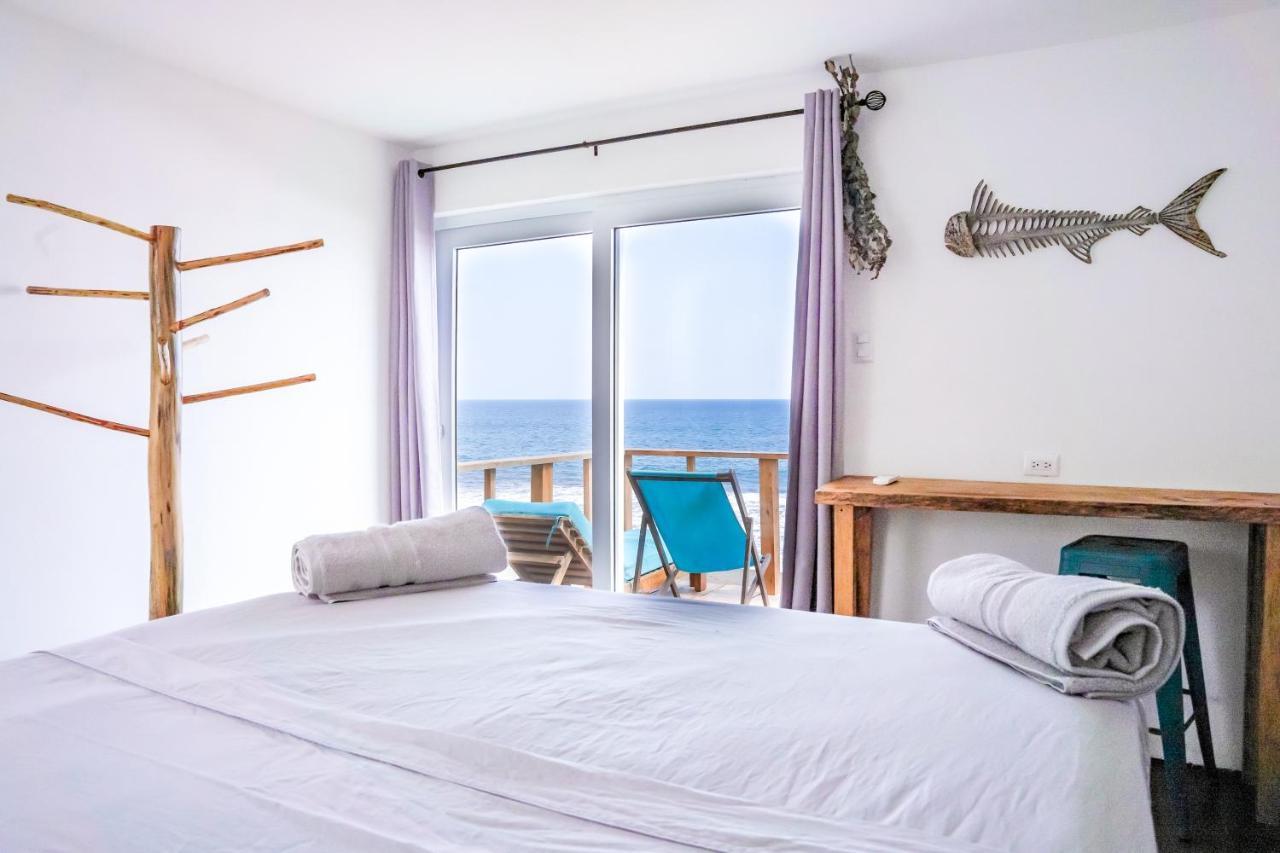 Black Sand Beachhouse Monterrico Εξωτερικό φωτογραφία