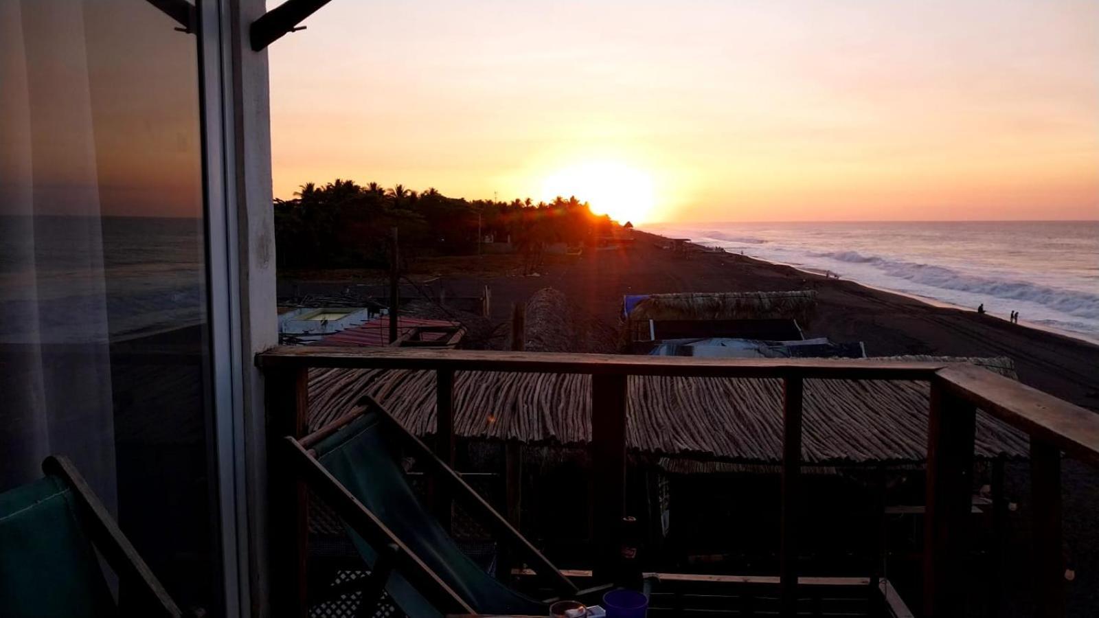 Black Sand Beachhouse Monterrico Εξωτερικό φωτογραφία